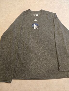 Minnesota Timberwolves Long Sleeve T-shirt. Adult XL